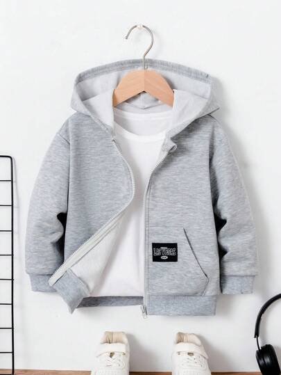 معطف أطفال بسحاب أمامي مزين بشعار صغير على الجيب وكم طويل مع قبعة