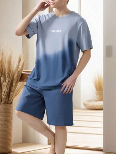 بيجامة صيفية للرجال، تي شيرت بأكمام قصيرة وياقة مستديرة وشورت، ملابس منزلية كاجوال مطبوعة، لون أزرق فاتح بارد